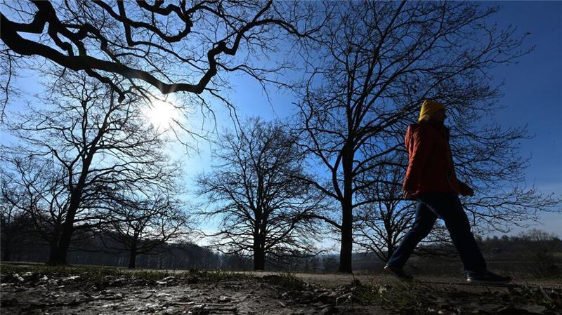 Am Wochenende erwarten die Menschen zweistellige Temperaturen.