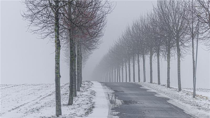 Am Wochenende hält sich das Winterwetter im Norden. (Symbolbild)