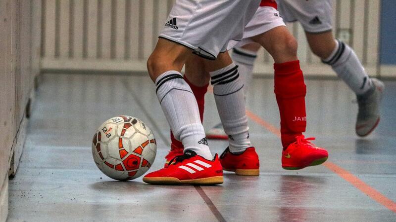 Frauen und Altherren spielen in der Halle um die Kreismeisterschaft Am Wochenende wird in Buxtehude und Wiepenkathen gespielt.