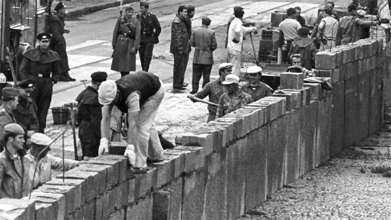 Geteilte Geschichte: Wie der Mauerbau bis heute nachwirkt Am frühen Morgen des 13. August 1961 begann der Mauerbau. (Archivbild)