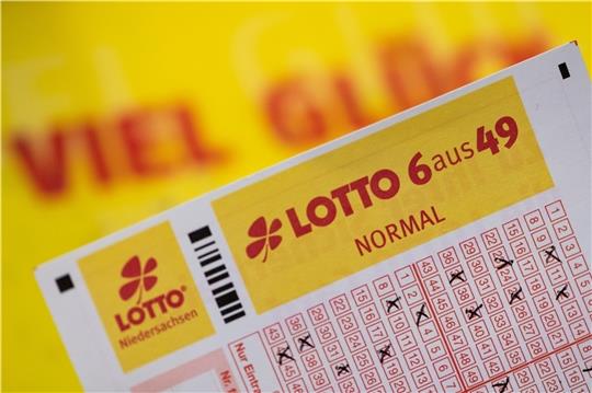 Am vergangenen Wochenende gewann ein Spieler im Kreis Stade den Jackpot und ist jetzt Lotto-Millionär. Foto: Swen Pförtner/dpa (Symbolbild)