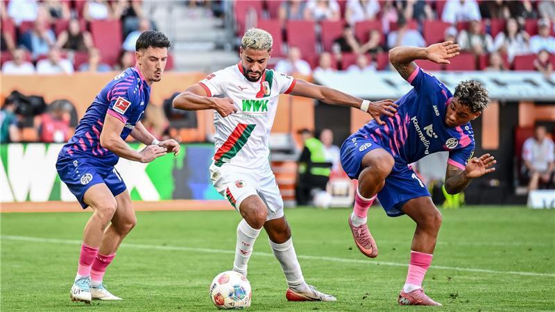 Am vierten Spieltag verlor Augsburg mit 1:4 gegen Mainz. Elias Saad wurde zur Halbzeit ausgewechselt.