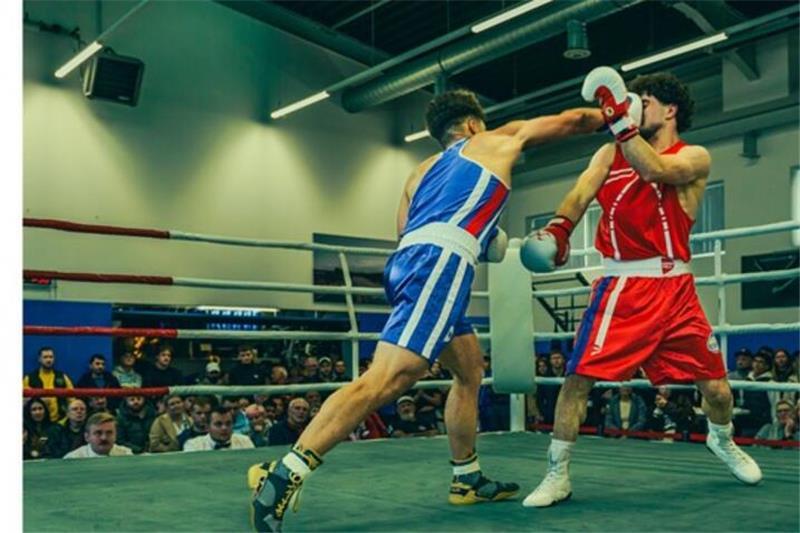 Mitreißende Kämpfe – BSV-Matadoren siegen, lernen und leiden Ama Amadi Green (links) vom BSV konnte seinen Kampf gewinnen.