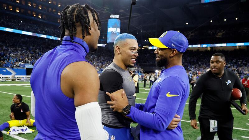 St. Brown jubelt mit Lions in NFL-Playoffs Amon-Ra St. Brown (M) von den Detroit Lions feiert den Sieg gegen die Los Angeles Rams.