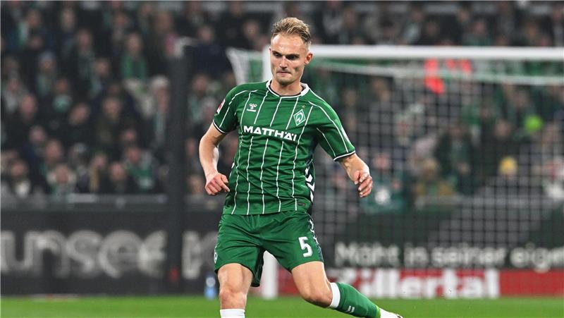 Amos Pieper will mit Werder Bremen den Derby-Sieg. (Archivfoto)