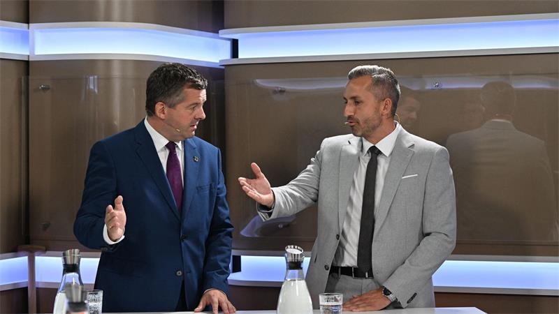 Amtsinhaber Schulze und Herausforderer Siegmund beharkten sich auch im Fernsehen.