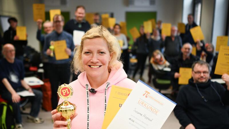Polizistin stellt deutschen Rekord bei Pi-Wettbewerb auf An 18.026 Nachkommastellen konnte sich Susanne Hippauf in Emden erinnern.