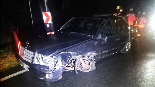An dem Mercedes-Oldtimer entstand erheblicher Sachschaden. Beide Fahrzeuginsassen blieben aber unverletzt.