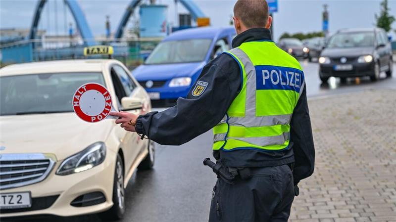 Welche Lehren folgen aus dem Messerangriff in Aschaffenburg? An den deutschen Landgrenzen wird bereits kontrolliert. Wer Asyl beantragen will, wird allerdings nicht zurückgewiesen, sofern gegen ihn keine Einreisesperre vorliegt. (Archivbild)