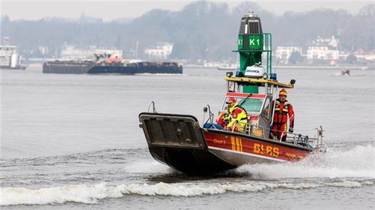 An der Argentinienbrücke in Wilhelmsburg wurde eine Wasserleiche entdeckt. (Archivfoto)