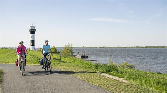 An der Elbe in Twielenfleth lädt der Weg zum Fahrradfahren ein. Mit dem Radfreundlichkeit des Landkreises beschäftigt sich jetzt der ADFC.