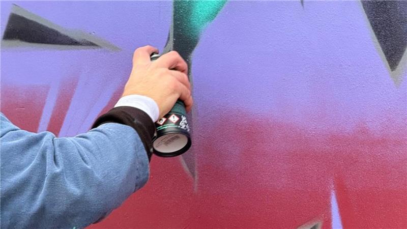 An der Graffitiwand am Skatepark können sich Jugendliche kreativ ausleben.