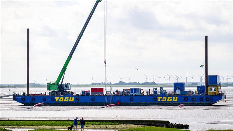 Windstrom durchs Watt leiten: Wie wird Norderney unterbohrt? An der Inselsüdseite kommen die Bohrungen im Watt an.