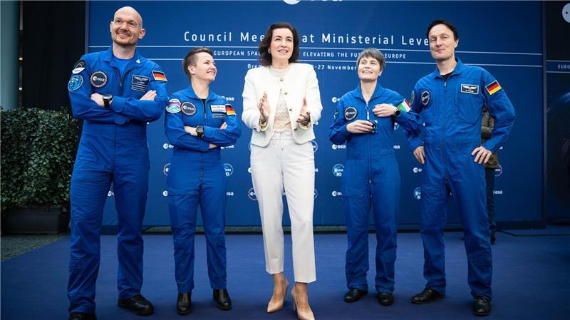 An der Konferenz nehmen rund 500 Menschen teil - darunter auch Astronautinnen und Astronauten.