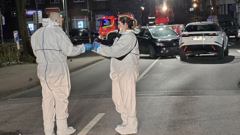 An der Salztorskreuzung kam es am Freitag zu einem wohl provozierten Unfall und einer tödlichen Messerattacke.