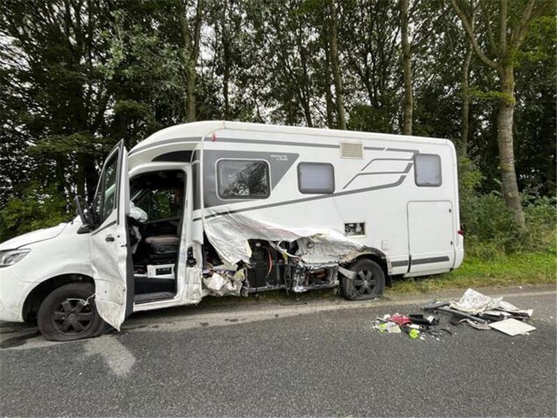 An der Seite wurde das Wohnmobil aufgeschlitzt. Foto: Grell