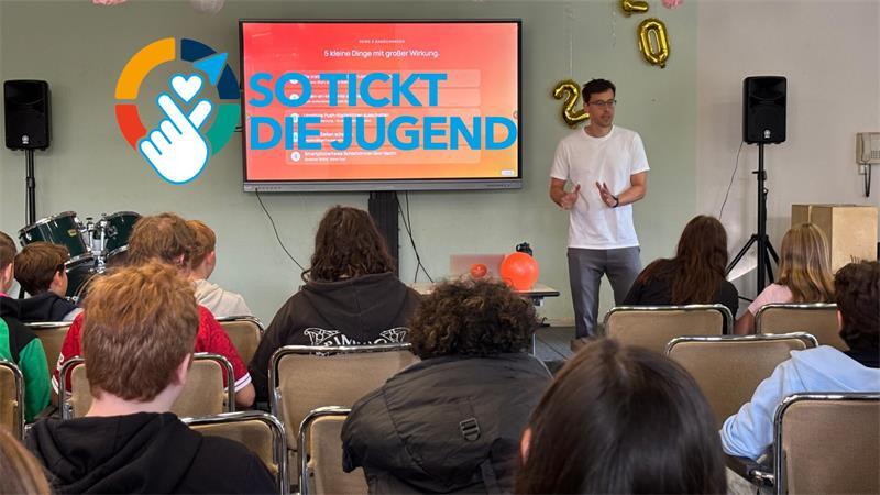 An der Stader Realschule ProMint lief ein Handy-Projekt unter der Anleitung von Jacob Weizman.