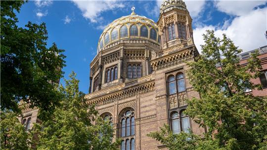 An der Synagoge in der Oranienburger Straße gab es einen Polizeieinsatz. (Archivbild)