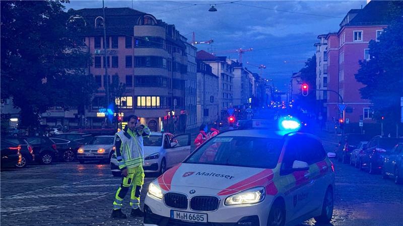 Messerstecherin randalierte vor neuer Tat in Laden An der Theresienwiese schoss die Polizei auf die Frau.
