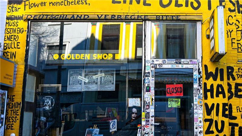 Streit um Buchpreis – Neue Fassade mit Zitaten von Weimer An der bisherigen Fassade sorgte der Spruch „Deutschland verrecke bitte“ für Aufruhr. (Archivfoto)