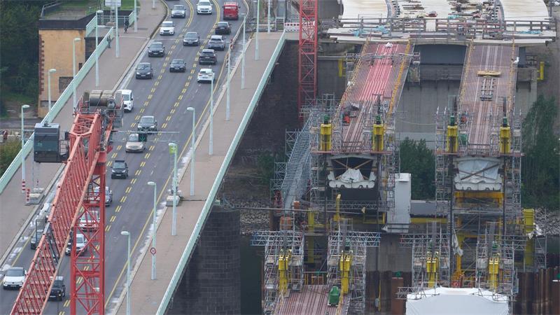 An der deutschen Infrastruktur gibt es viel zu tun. Hier winken viele Aufträge für den Tiefbau. (Archivbild) 