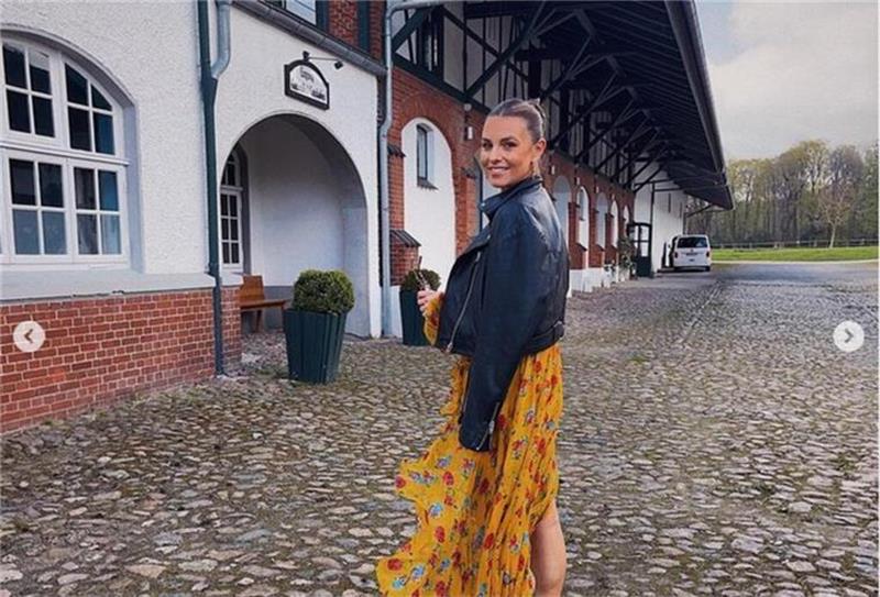 Fickmühlen wird wegen Laura Wontorra zur Internet-Berühmtheit An diesem Hof in Fickmühlen hielt sich am Wochenende Laura Wontorra auf. Screenshot: laurawontorra/Instagram