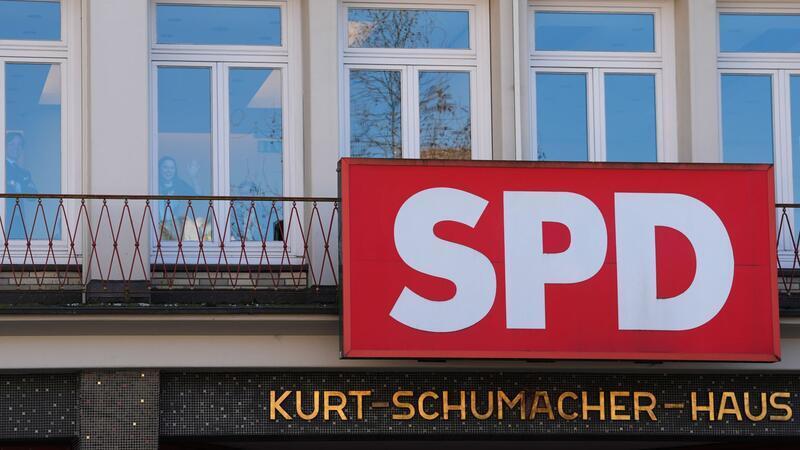 Koalitionsentscheidung der SPD erwartet An diesem Wochenende könnte die Hamburger SPD sich entscheiden, ob sie wieder mit den Grünen oder lieber mit der CDU über die Bildung der neuen Landesregierung verhandeln will. (Archivbild)