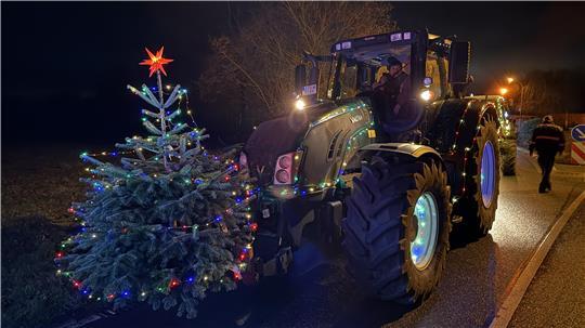 An diesen vier Orten starten 2025 die Treckertouren der „Funken Crew“. (Archivbild)