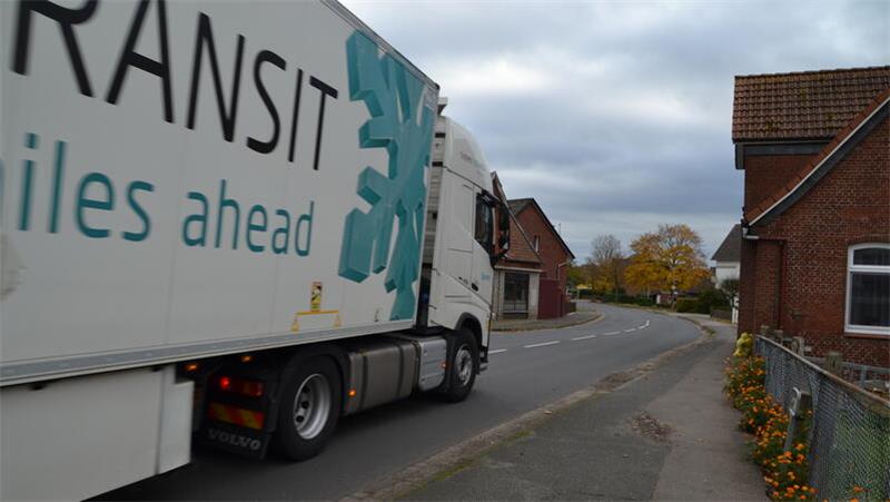 An dieser schmalen Stelle der L111 in Freiburg wird künftig Tempo 30 gelten.