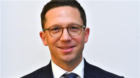An einem Forschungsprojekt zu den Gesundheitsfolgen des Klimawandels in Städten beteiligt sich unter anderem das Wissenschaftsministerium unter Minister Falko Mohrs (SPD). (Archivfoto)  