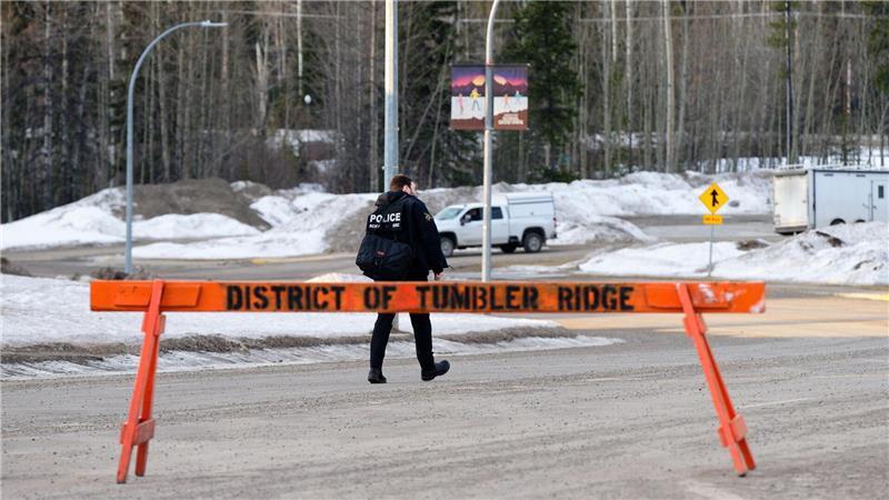 An einer Schule in Kanada kommen mehrere Menschen durch Schüsse ums Leben.