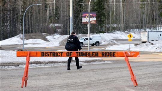 An einer Schule in Kanada kommen mehrere Menschen durch Schüsse ums Leben.