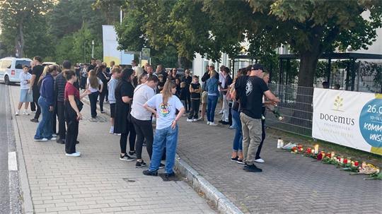 An einer Schule sind am Donnerstag zwei Menschen getötet worden. 