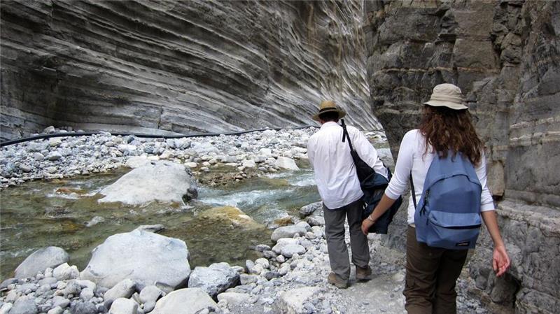 20-jähriger Deutscher auf Kreta vermisst An engen Stellen der Schlucht kann das Wasser im Winter meterhoch steigen. (Archivbild)