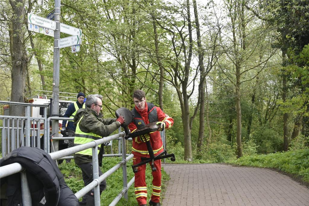 Andere hatten offenbar ihre Bürostühle entsorgt.