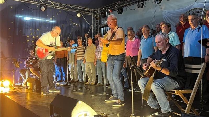 Anders als in den Jahren zuvor, findet das Shanty-Festival 2024 erstmals in der Jorker Festhalle statt.
