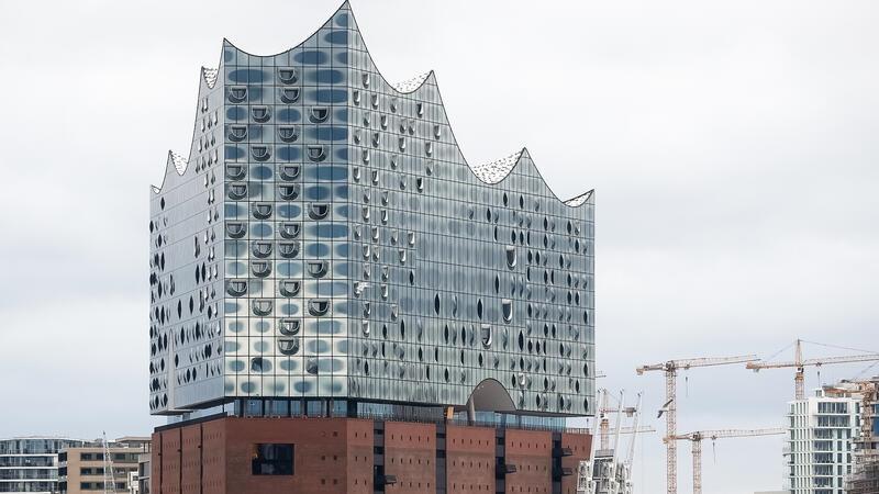 Anders als noch vor Jahren ist die Elbphilharmonie nicht mehr für alle Konzerte schon Monate im Voraus ausverkauft.