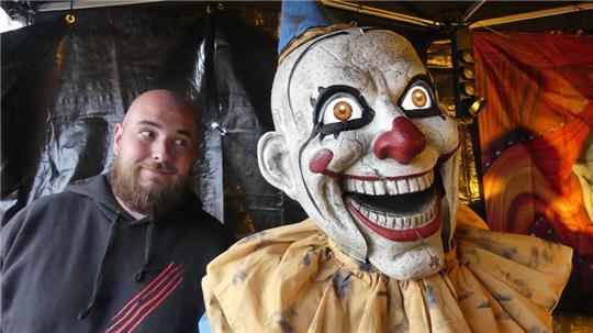 Andre Ahlf aus Oldendorf in seinem Horror-Zirkus.