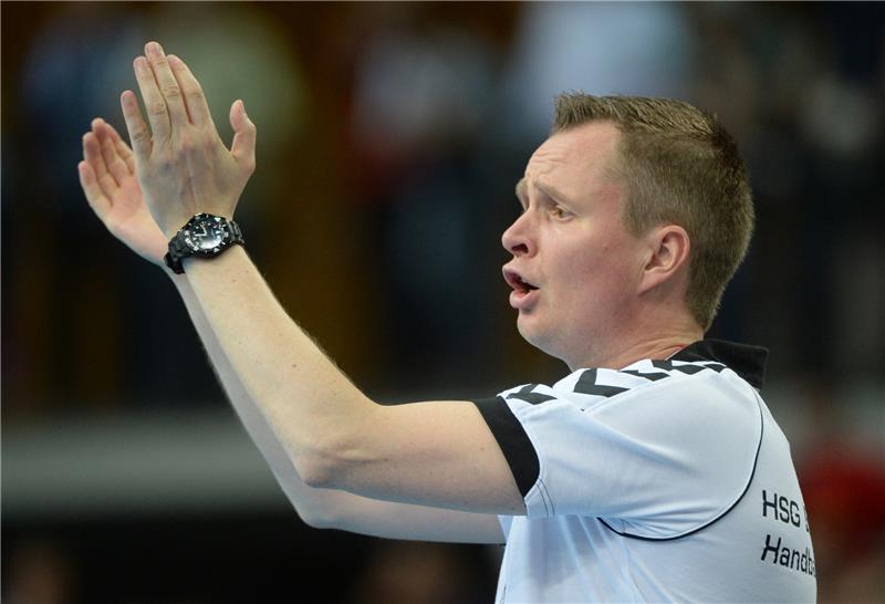 Mehr als 30 Handballerinnen erheben Vorwürfe gegen André Fuhr André Fuhr, ehemaliger Bundesliga-Trainer von Borussia Dortmund und Honorarcoach beim DHB. Foto: dpa-Bildfunk
