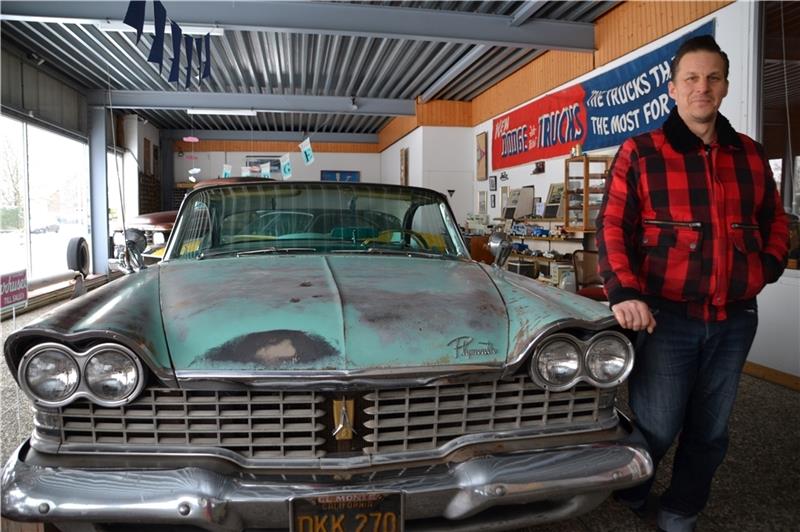 André Radziwill mit seinem Plymouth Sport Fury von 1959. Fotos: Helfferich