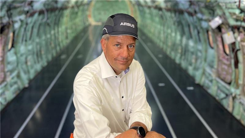 André Walter, Chef der zivilen Flugzeugwerke in Deutschland, hat seinen Auftrag zum Jahresende erfüllt. Die Zielzahl der Auslieferungen aus Finkenwerder wurde erreicht. Im Sommer wechselt er als CEO zur Meyer-Werft in Papenburg.