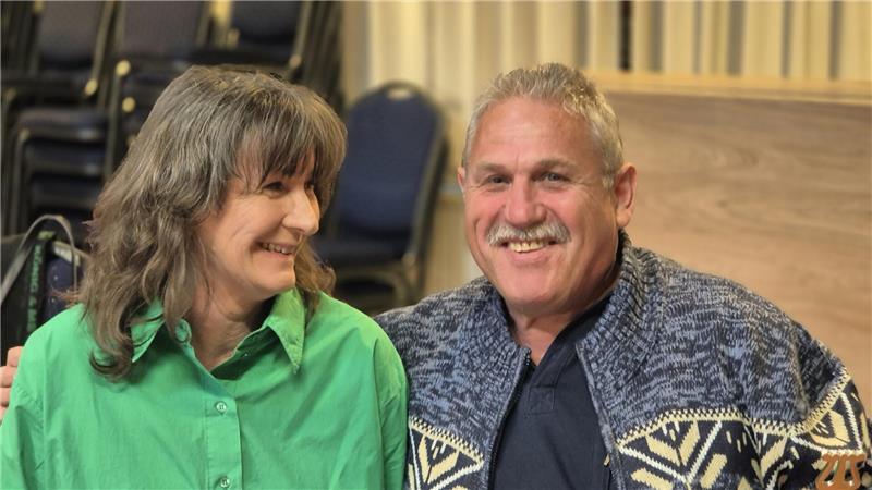Andrea Larsen und Helmut Siebert sind zusammengerechnet 100 Jahre dabei.