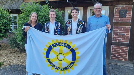 Andrea Politi und Fioravante Toscan Pedron waren ein Jahr in Stade. Organisiert wurde der Austausch von Pirka von der Wense und Matthias Bähre von den Rotary Clubs Stade und Stade-Elbmarschen.