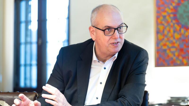 Bürgermeister Bovenschulte: Ländlicher Raum nicht abgehängt Andreas Bovenschulte (SPD), Bremer Bürgermeister, bei einem Interview in seinem Büro im Rathaus.