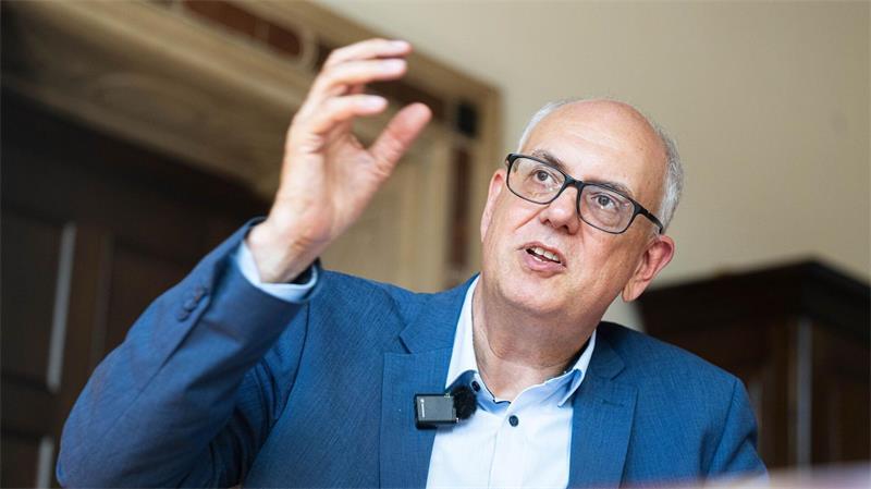 Andreas Bovenschulte hat sich für eine Steuer der Superreichen ausgesprochen. (Archivbild)
