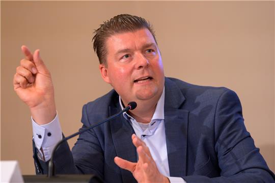 Entlastungspaket: Hamburg rechnet mit 2,2 Milliarden Euro Mehrausgaben Andreas Dressel (SPD), Senator für Finanzen in Hamburg. Foto: Jonas Walzberg/dpa