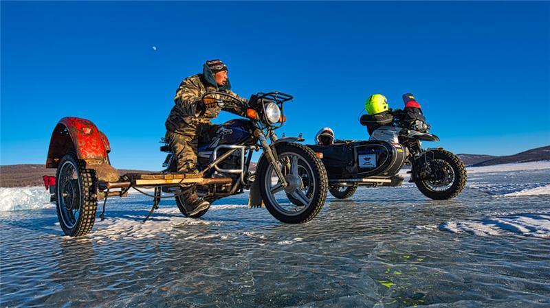 Cold Contact: Multivision-Vortrag auf der Greundiek Andreas Hülsmann erzählt auf der Greundiek von seiner Winterreise mit dem Motorrad.