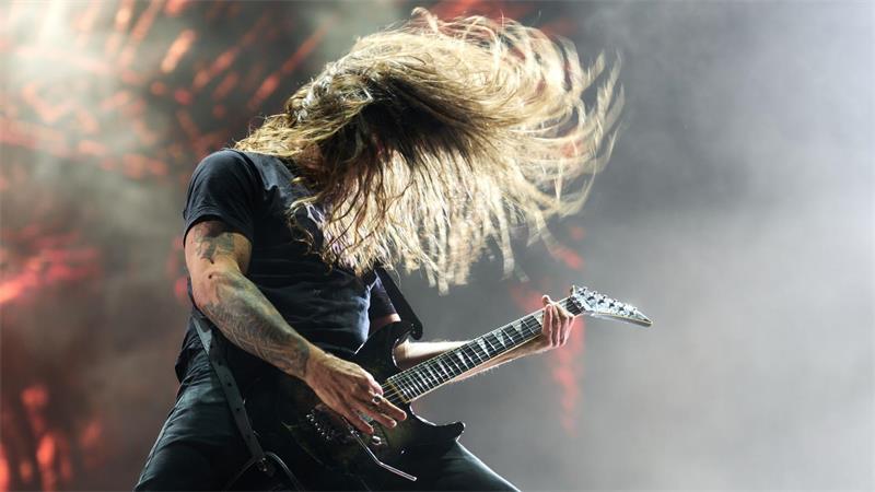 Andreas Kisser von der brasilianischen Thrash Metal-Band Sepultura steht beim Wacken Open Air (W:O:A) auf der Bühne.