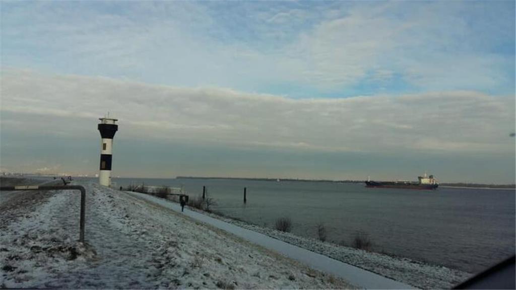 Andreas Paulokat war an der Elbe im Alten Land unterwegs.