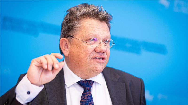 Regierung weist AfD-Kritik an Corona-Politik zurück Andreas Philippi ist seit Anfang 2023 Gesundheitsminister. (Archivbild)